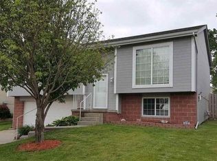 17125 Sahler St, Omaha, NE 68116