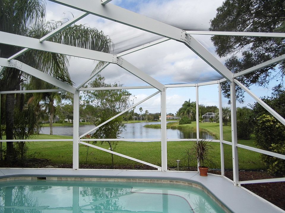 Lakefront saltwater pool 