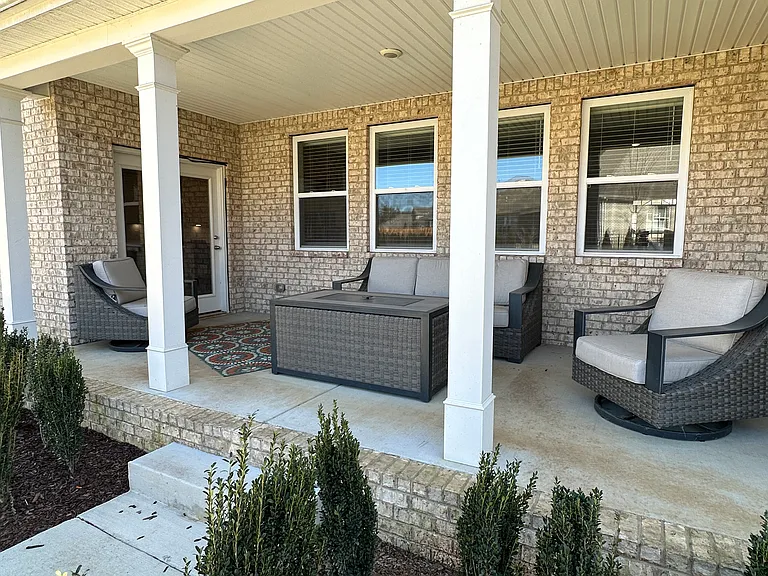 304 Greymoor Ln — Photo 29