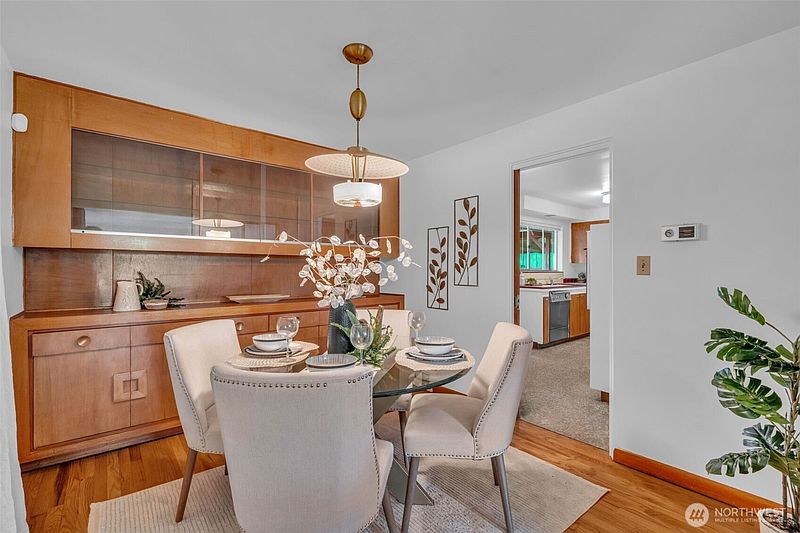 4th image of 5711 38th Avenue NE