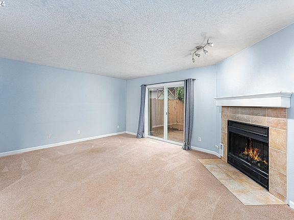 4th image of 10900 SW 76th Pl APT 34