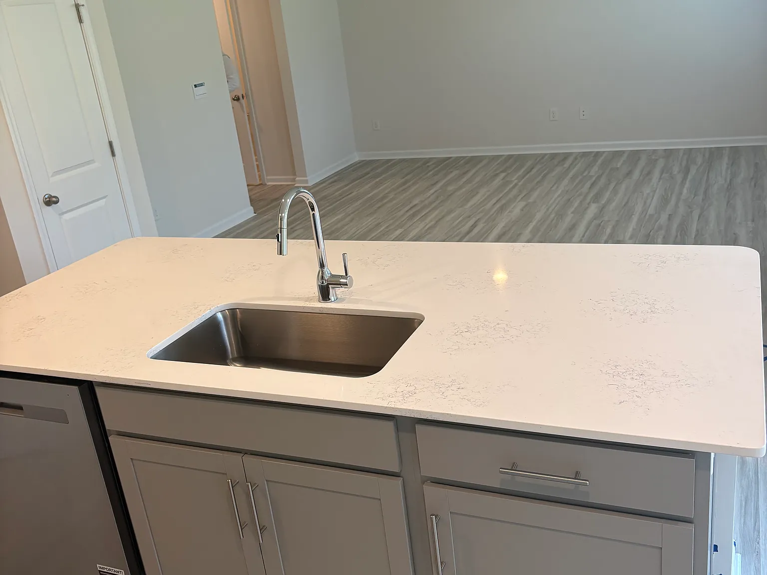 3 bed, 1749 sqft, $2,050 — Photo 2