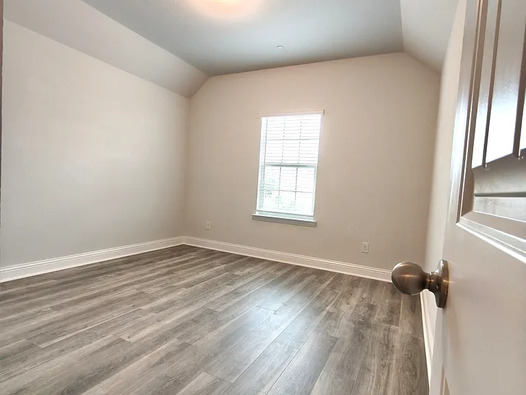 6825 Andrew Dr — Photo 15
