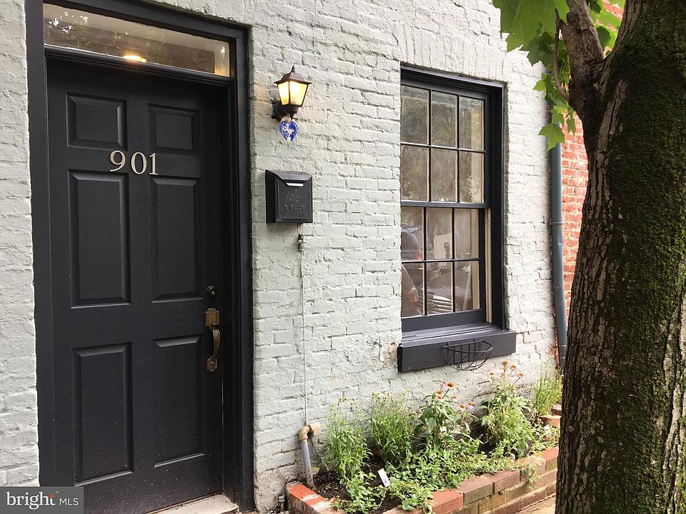 1st image of 901 Tyson St