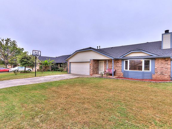3rd image of 605 Conestoga Dr