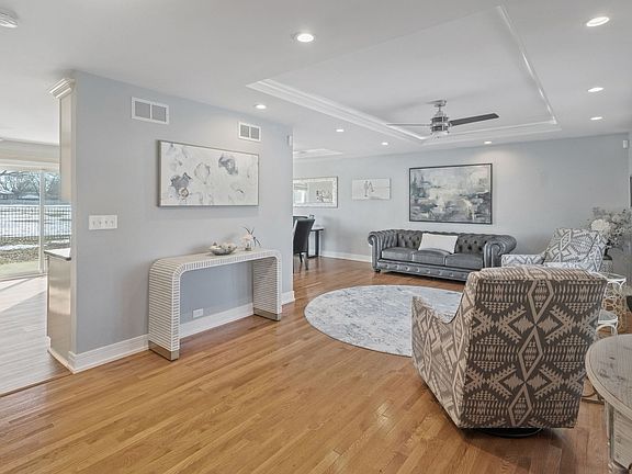 4th image of 8035 Anne Dr