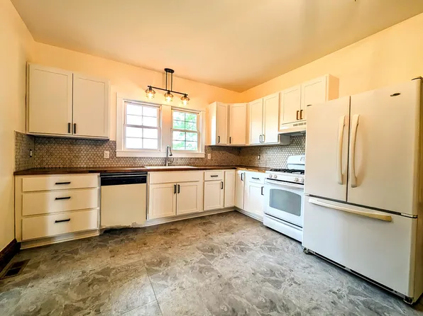 604 8th Ave, Sully, IA 50251