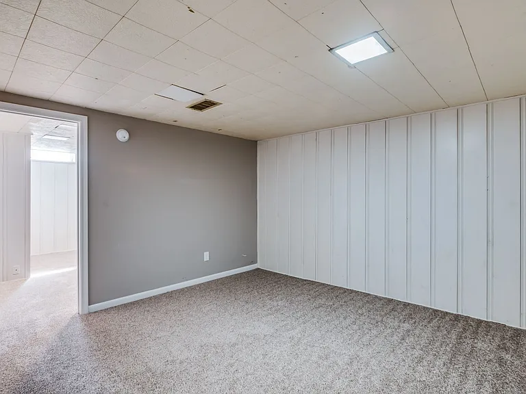 812 S Bluff Ave — Photo 10
