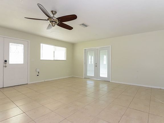 5th image of 6549 Louise Ct