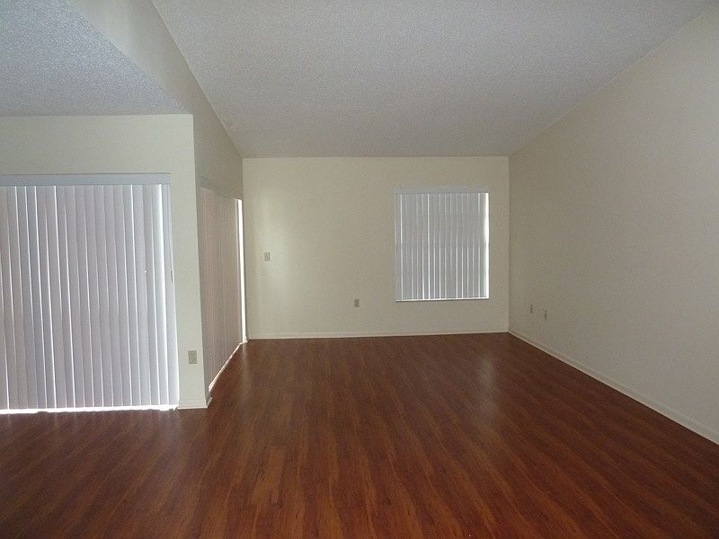 2nd image of 3994 Orchard Hill Cir