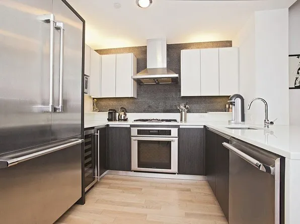 247 West 46th Street 1706 image 3 of 7