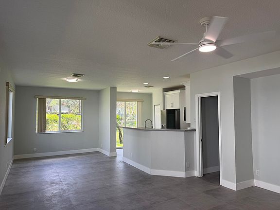 4th image of 3251 Laurel Ridge Cir