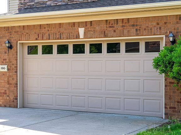 5th image of 1041 E Sagewood Dr