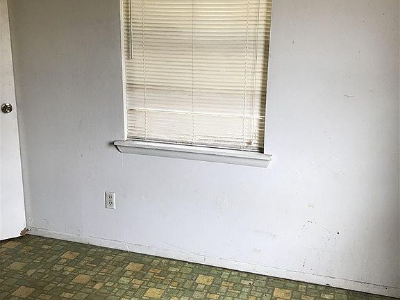 5th image of 1009 E Duval St
