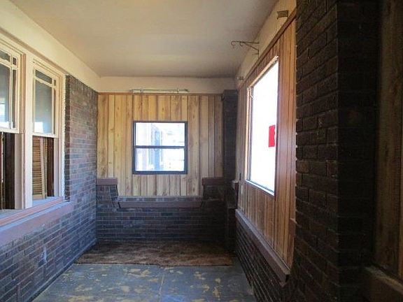 2nd image of 1553 E McLemore Ave