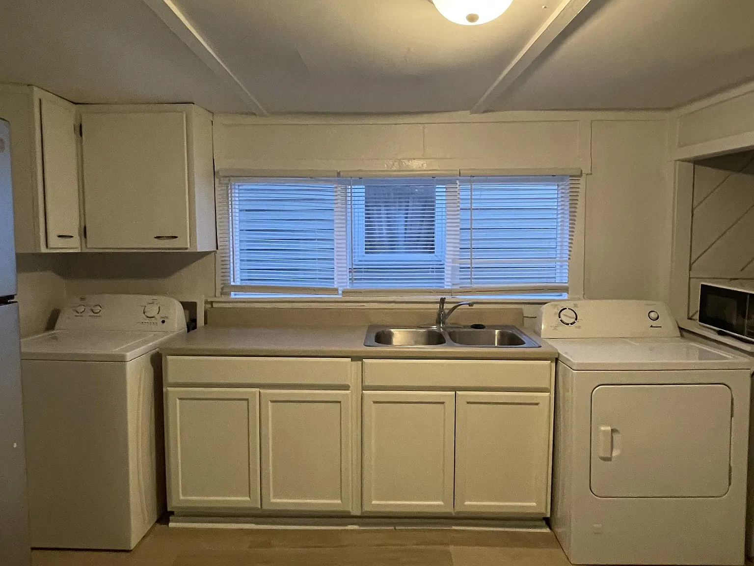 329 W Locust Street - 1 — Photo 4