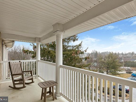 2nd image of 332 Paoli Pointe Dr #332