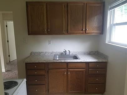 4th image of 402 Cherrydale Ave