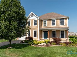 5825 Walnut Springs Blvd, Sylvania, OH 43560