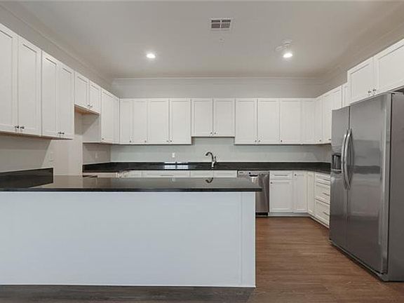 5th image of 201 Nashville Ave #3B