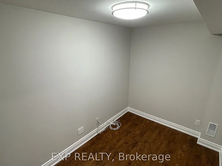 94 Lensmith Dr #BASEMENT — Photo 9