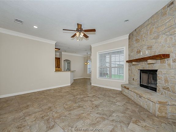4th image of 4192 Wagonwheel Rd