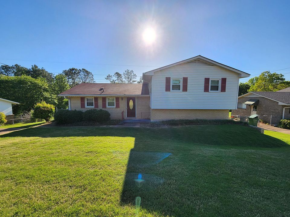 1st image of 415 Larkwood Dr