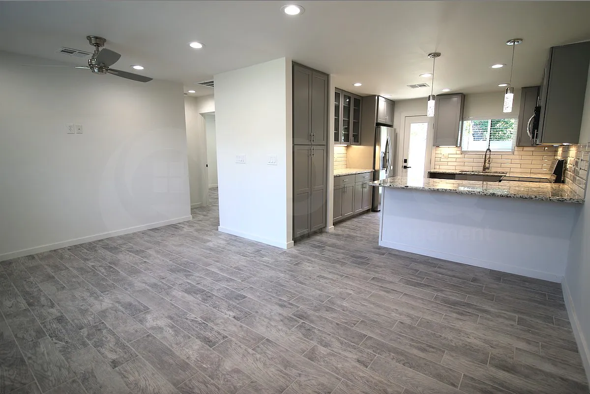 2 bed, 1.0 bath, 800 sqft, $1,399 — Photo 2