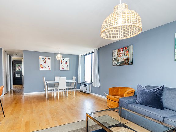 4th image of 1339 N Dearborn St APT 15A