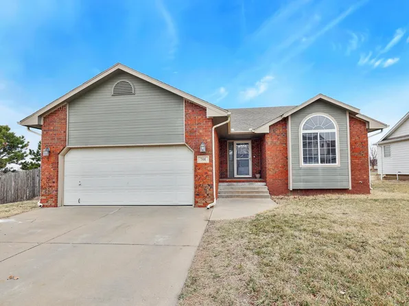 701 E Lakewood Ct, Augusta, KS 67010
