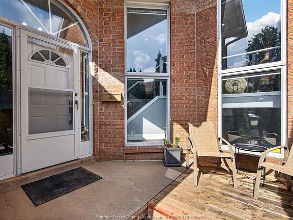 4th image of 4629 Eagle Cres