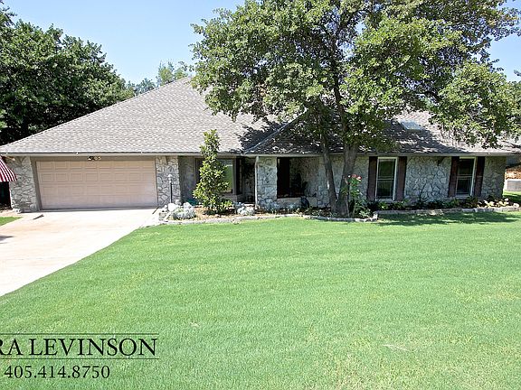 2nd image of 2105 Brookwood Pl
