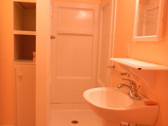 5th image of 1132 Roosevelt Dr APT B