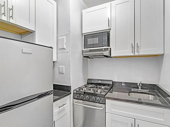 4th image of 347 W 55th St APT 4I