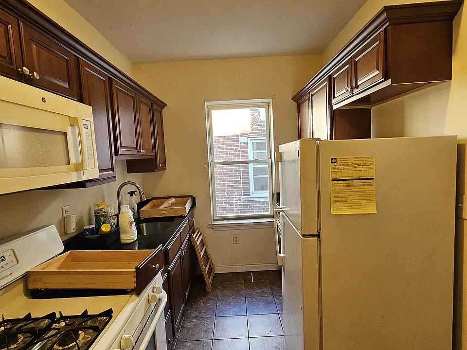 57 Hotchkiss St #B2