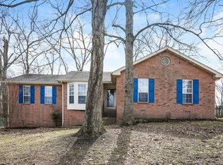 135 Luna Ln, Hendersonville, TN 37075