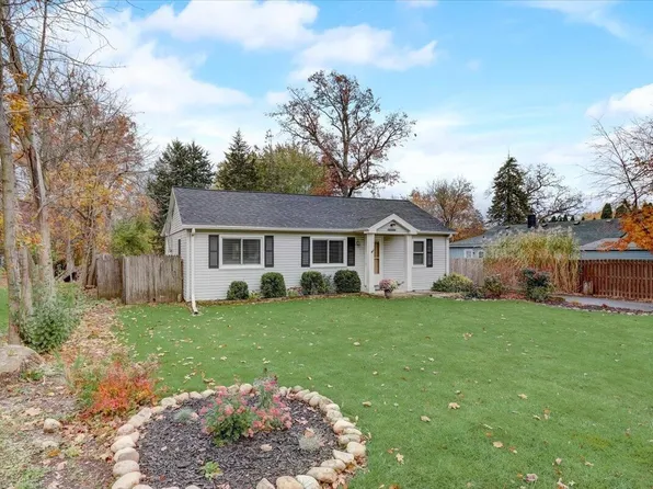 W176S6956 Lake St, Muskego, WI 53150