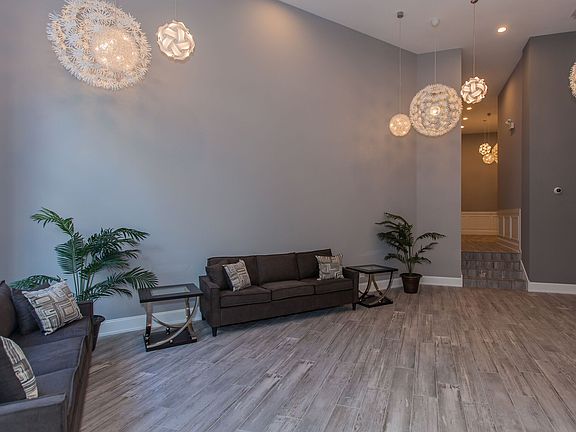 3rd image of 680 N Milwaukee Ave #301