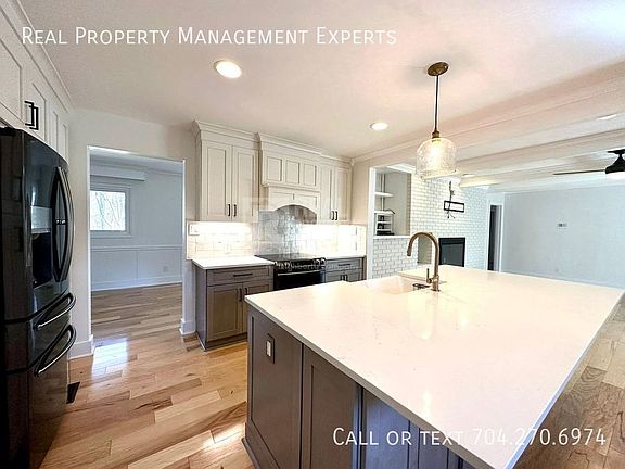 4th image of 147 Brookfield Cir
