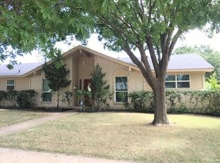 902 Bradfield Dr, Garland, TX 75042