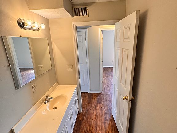 5th image of 300 Greensburg St APT 6
