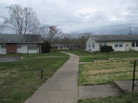 2nd image of 365C Chesterfield Ct #1003