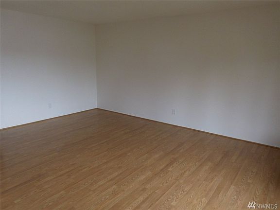 2nd image of 924 Shorewood Dr APT E50