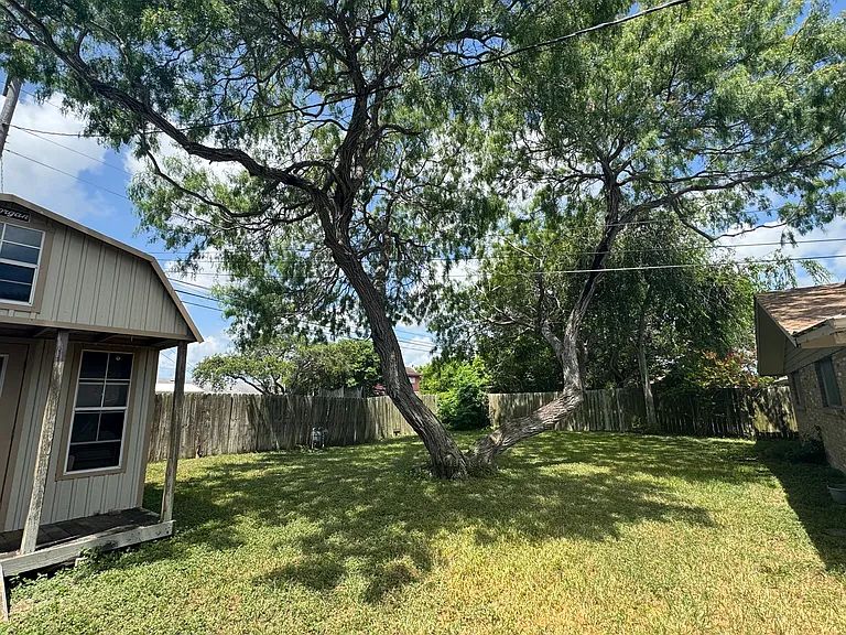 4629 Janssen Dr — Photo 16