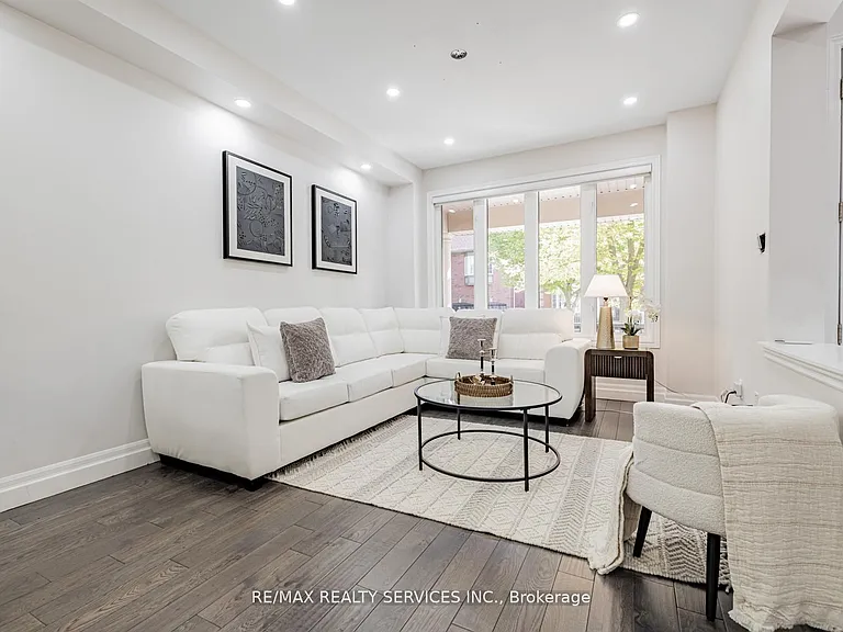 28 Siena Dr — Photo 7