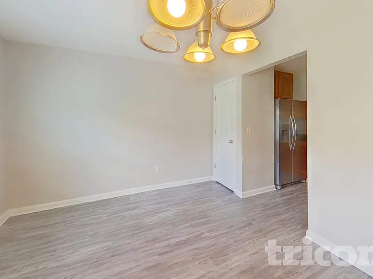 304 Longfellows Ln — Photo 4