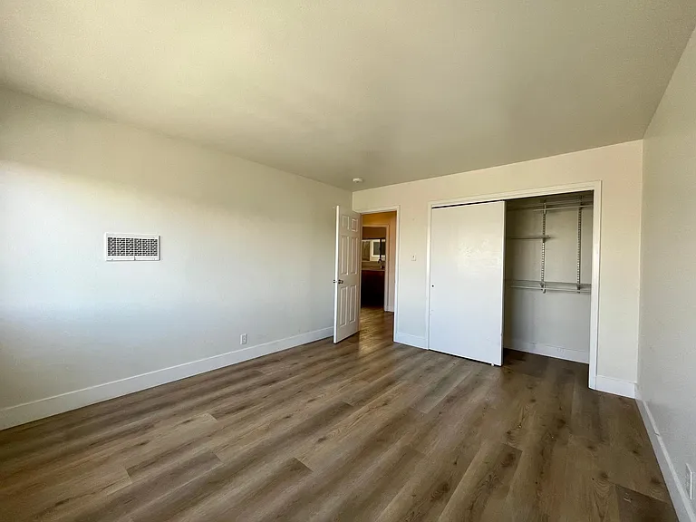 31 1st Ave #4 — Photo 6