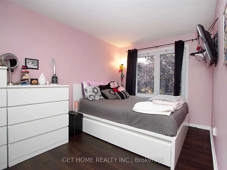 1310 Charter Cres — Photo 18