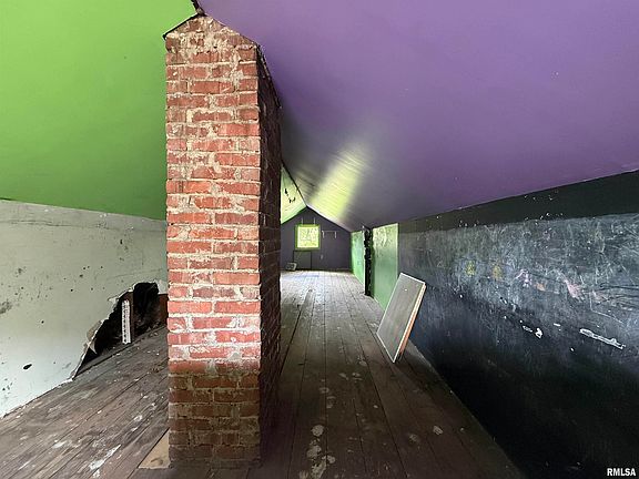 3rd image of 2614 N California Ave