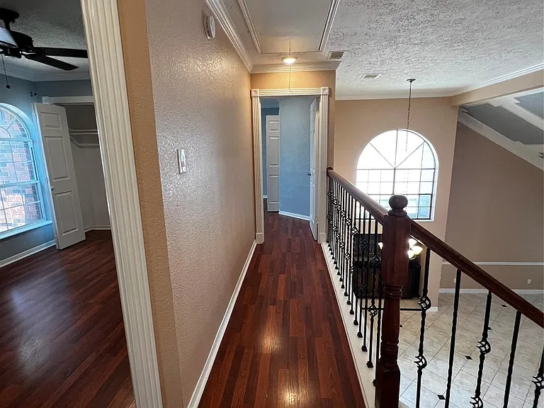 7719 Valera Ln — Photo 12